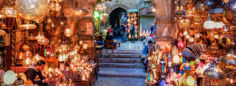 Explora el Bazar Khan El Khalili en El Cairo