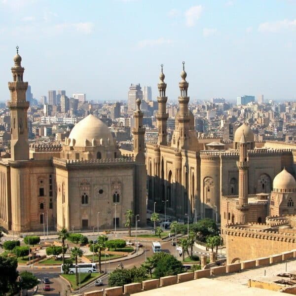 Mezquita Al-Rifai y Mezquita Sultan Hassan en El Cairo, arquitectura impresionante.