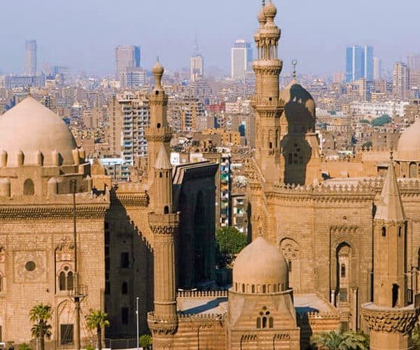 Mezquita del Sultán Hassan y mezquita Al-Raf, arquitectura impresionante en Egipto.