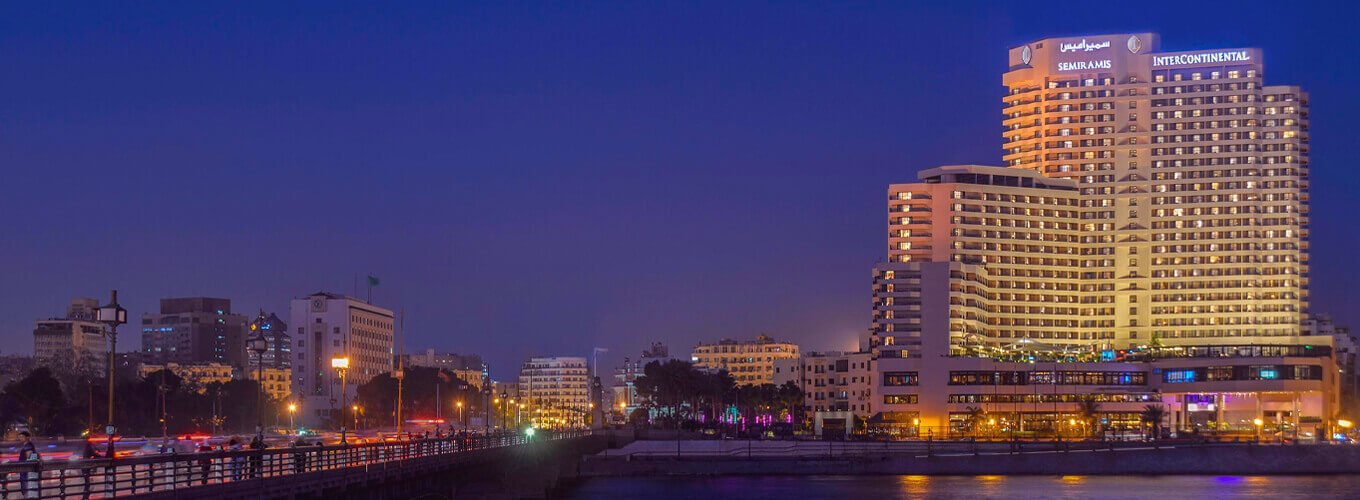 Vista del Hotel Intercontinental Semiramis con el río Nilo al fondo en El Cairo.