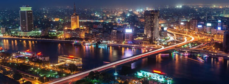 Descubre Egipto de Noche: Magia y Misterio